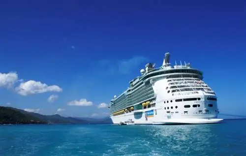 Royal Caribbean добавляет требование о тестировании после случаев на борту