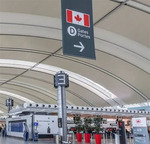 Ворота Канады в аэропорту