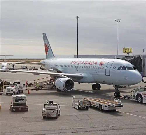 Взлетно-посадочная полоса Air Canada в Ванкувере