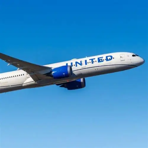 United Airlines требует вакцинации своих сотрудников