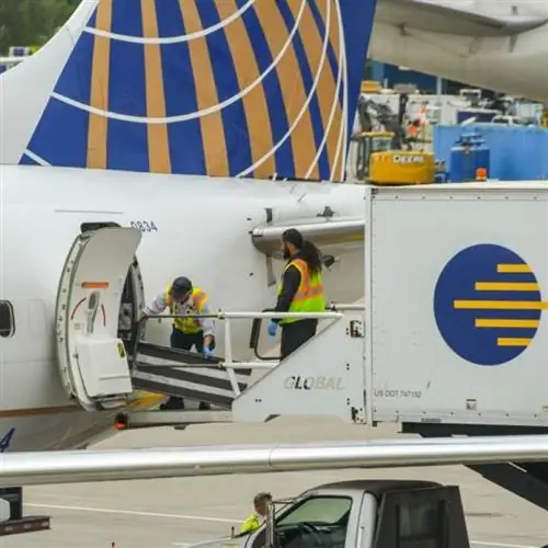 сотрудники объединенных авиалиний