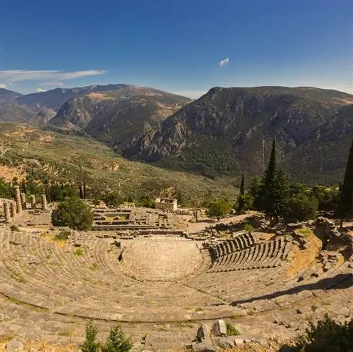 Дельфы, амфитеатр Греции и горы