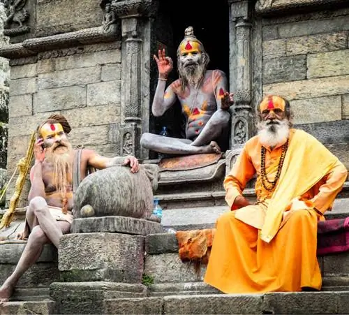 Традиционный непальский костюм, мн.