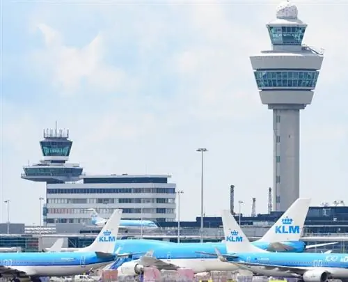 Самолеты KLM в аэропорту AMS