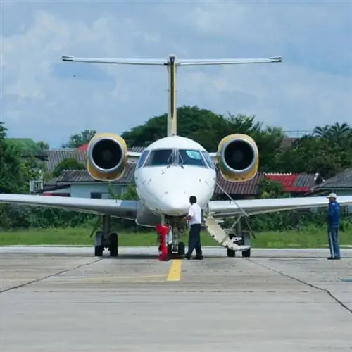 взлетно-посадочная полоса Embraer