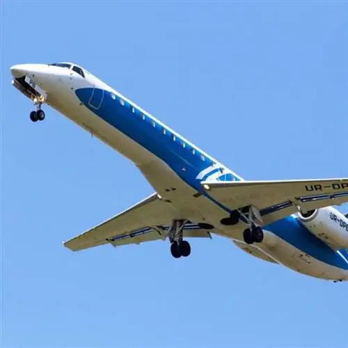 Эмбраер в полете