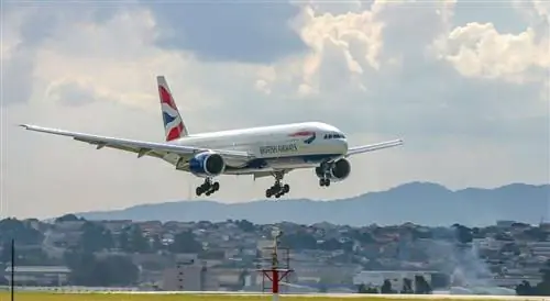 British Airways впервые летает с нулевым выбросом углерода и совершенным полетом