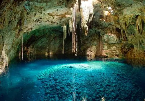 Тайная река в Плайя-дель-Кармен, Мексика