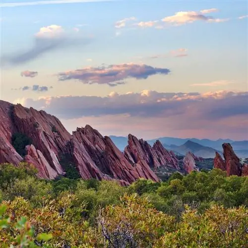 Закат в государственном парке Роксборо, недалеко от Денвера в Колорадо.