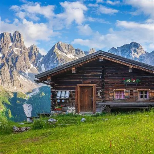 альпийская хижина в Австрии