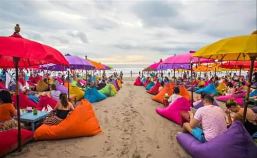 Бали официально не откроется для международного туризма 11 сентября