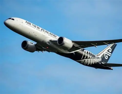 Взлет самолета Air New Zealand