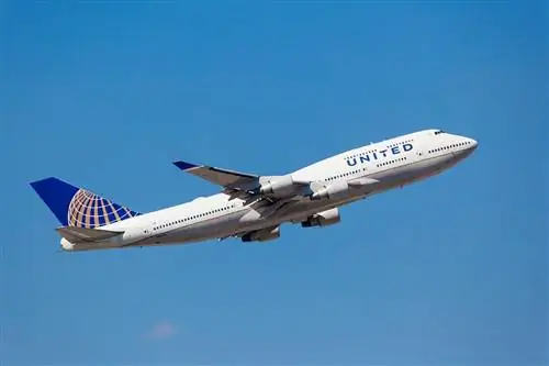 United совершила первый пассажирский рейс, используя только экологичное топливо
