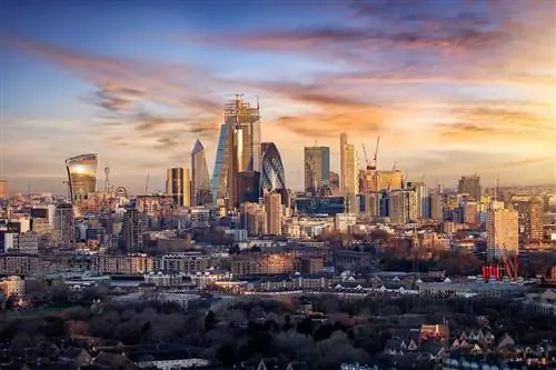Великобритания вводит новые требования к тестированию для всех прибывающих из-за границы