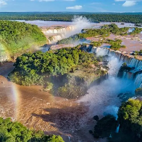 Вид с воздуха на водопад Игуасу. Вид на Гарганта-дель-Дьябло, Глотку Дьявола.
