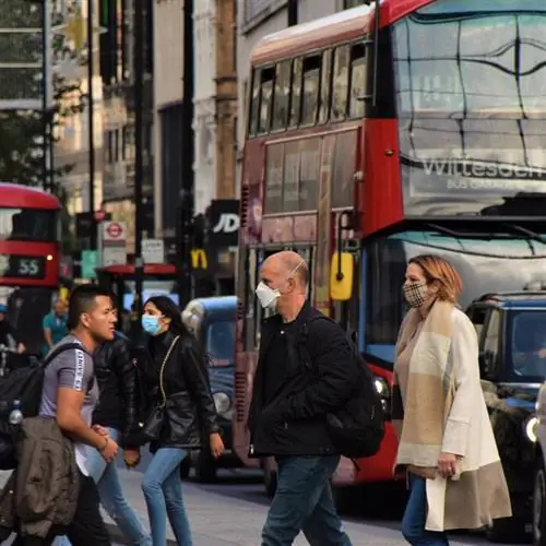 маска улица