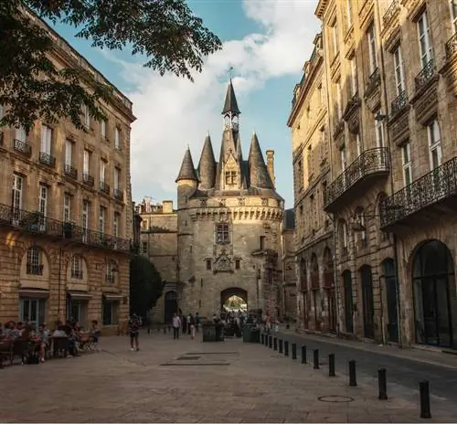 Улица в Бордо, Франция