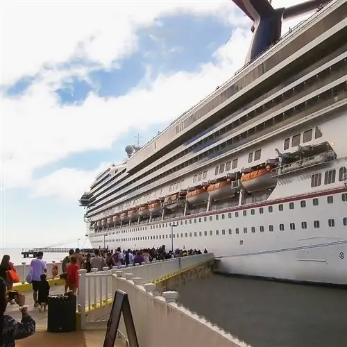 круиз по причалу