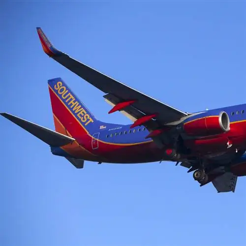 юго-западный самолет