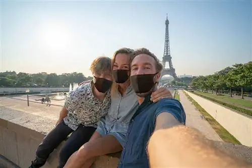 Франция с сегодняшнего дня снимает запрет на поездки в Великобританию