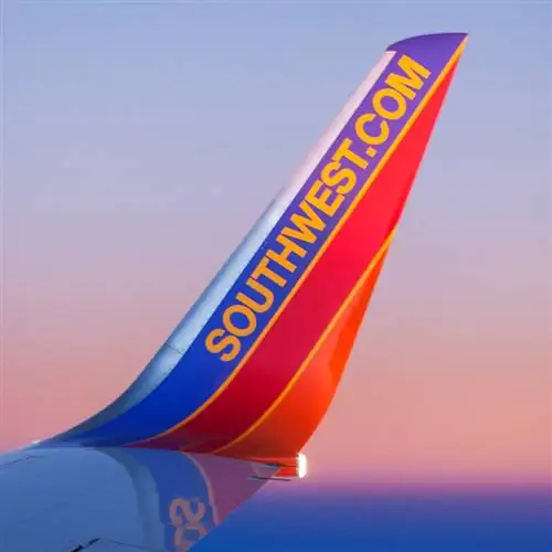Винглет Боинга 737 Southwest Airlines против закатного неба