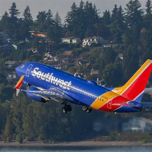 юго-западный самолет