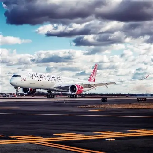 Самолет Virgin Atlantic в аэропорту имени Джона Кеннеди