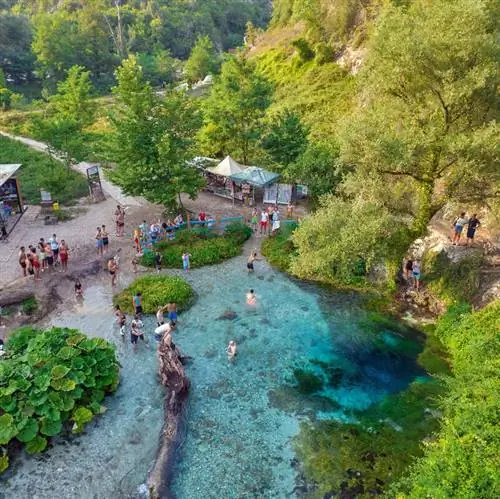 Голубой глаз в Албании