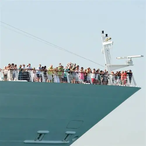 Пассажиры на круизном лайнере