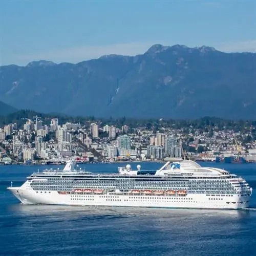 Круизный корабль Island Princess в Ванкувере, Канада