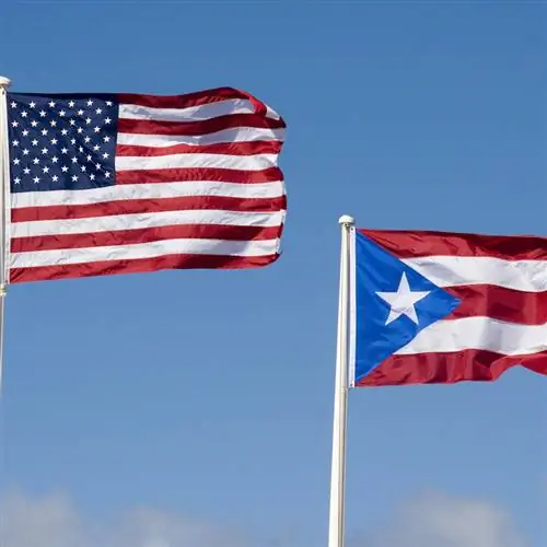США и флаг Пуэрто-Рико