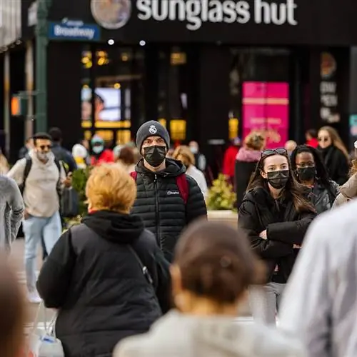 Маски для лица в общественных местах