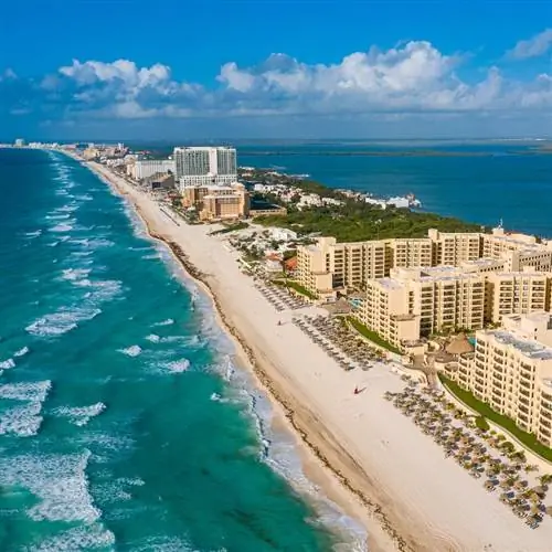 Вид с воздуха на Канкун, Мексика.