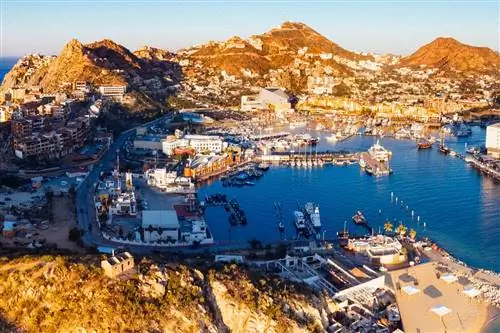 Это популярное пляжное направление является одним из самых безопасных в Мексике