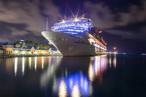 Carnival Cruises увеличит размер чаевых для всех пассажиров с 1 мая