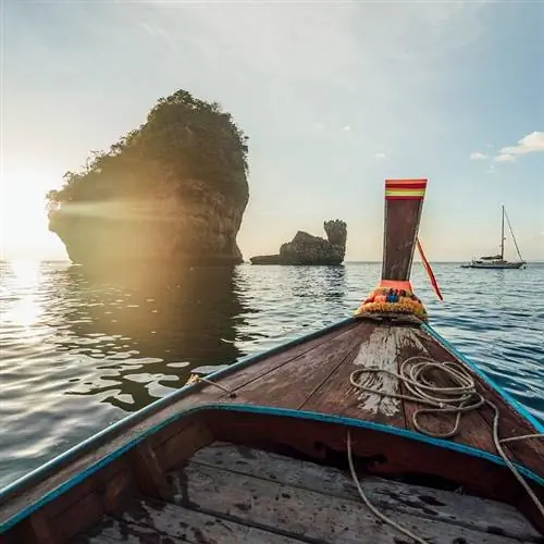 Длиннохвостая лодка в Таиланде