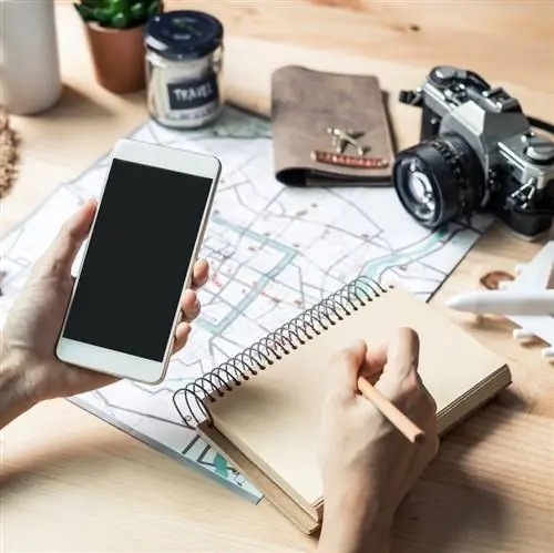 Планирование путешествия с помощью мобильного устройства и ноутбука