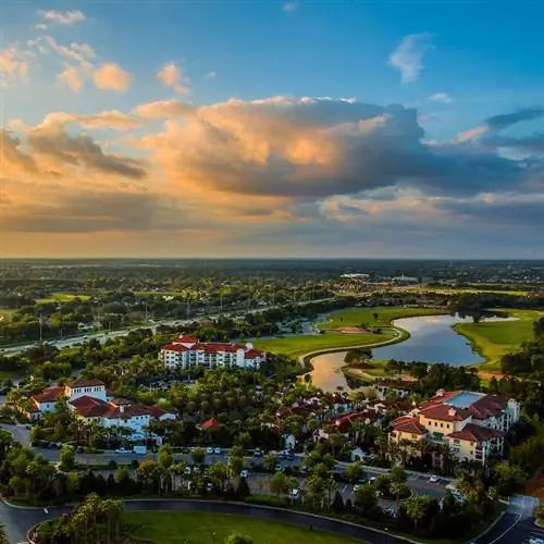 Удивительный вид на панораму заката с воздуха в Орландо, штат Флорида