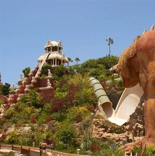 Сиам-парк: горки с людьми на дорожке