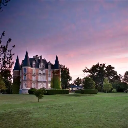 Замок Д'Апинье в Ренне, вид на закате