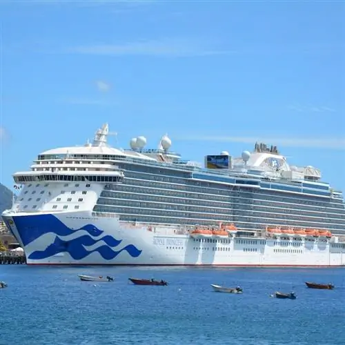 Корабль Royal Princess пришвартовался в порту Розо.