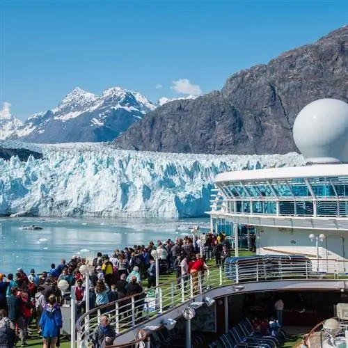 Пассажиры круизного лайнера Ruby Princess