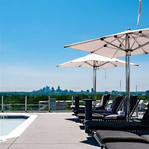 Бассейн на крыше в Thompson Buckhead