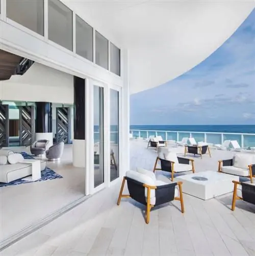 Открытые и закрытые зоны отдыха в отеле W Fort Lauderdale