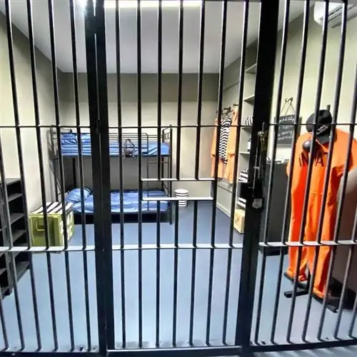 Роскошный тюремный люкс (отель Hard Time) AirBnB