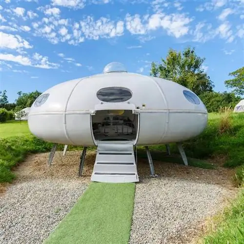 НЛО «Летающая тарелка в стиле Футуро»!