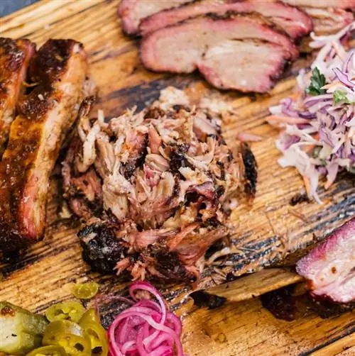 Еда, подаваемая с барбекю