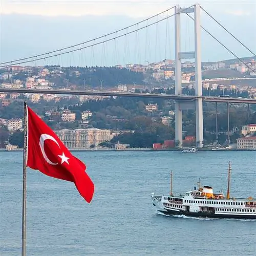 Река в Стамбуле, Турция.