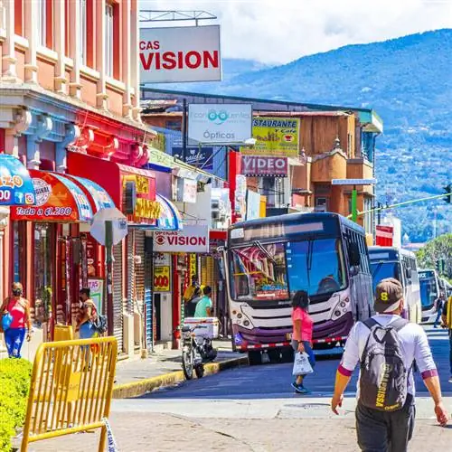 Оживленная улица в Коста-Рике, Центральная Америка