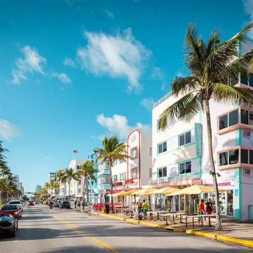 Красочные здания на Майами-Бич Оушен-Драйв, Майами, Флорида, США